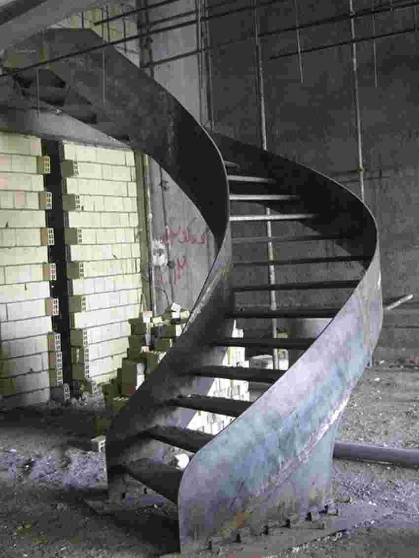 ساخت و نصب انواع پله فلزی در اهواز